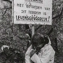Wethouder verwijdert bord