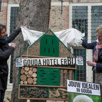 Weeshuis bijenhotel2014