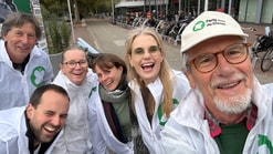 Posters plakken tk25 alphen aan den rijn