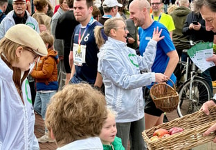 Appels uitdelen 20vanalphen