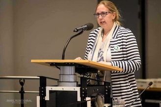 Maaike aan de kansel foto 2