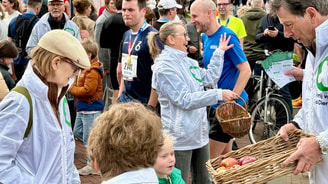 Appels uitdelen 20vanalphen
