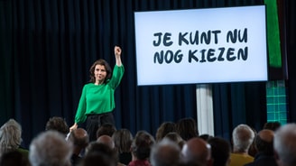 Esther Live
