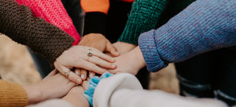 Hannah busing solidariteit mededogen liefde sociaal samen unsplash