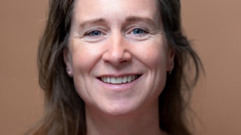 Portretten website Hester 2 kleur HR