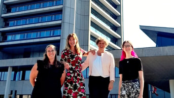 Fractie header buiten