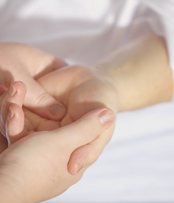 Zorg Hand Kind Pixabay